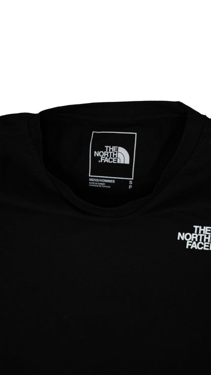 The North Face Crna Majica sa Never Stop Exploring Printom na Leđima