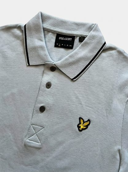 Lyle & Scott Baby Blue Polo Majica sa Crnim Detaljima na Kragni