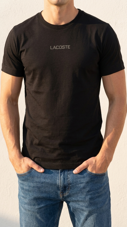 Lacoste crna majica sa sivim tekstom - model